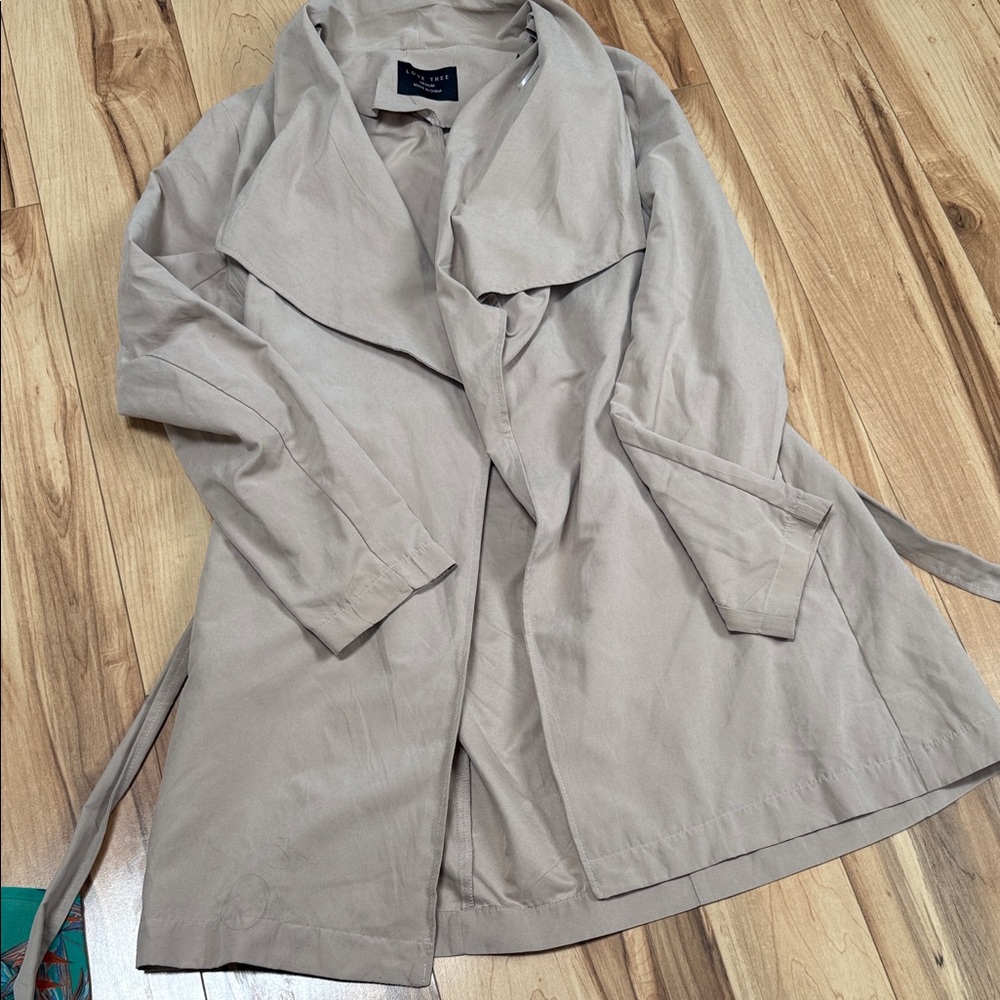 Love Tree Classic Tan Trench Coat
